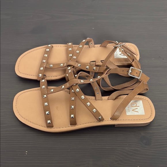 DV by Dolce Vita Jolicka Cognac Sandals Studded Criss Cross Women’s Size 7 - Picture 1 of 8